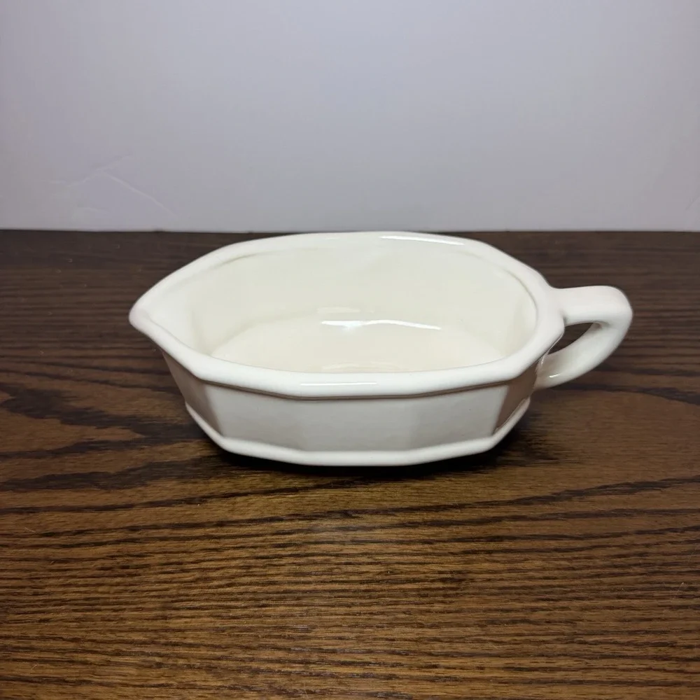 Vintage Pfaltzgraff White Heritage Gravy Boat Farmhouse